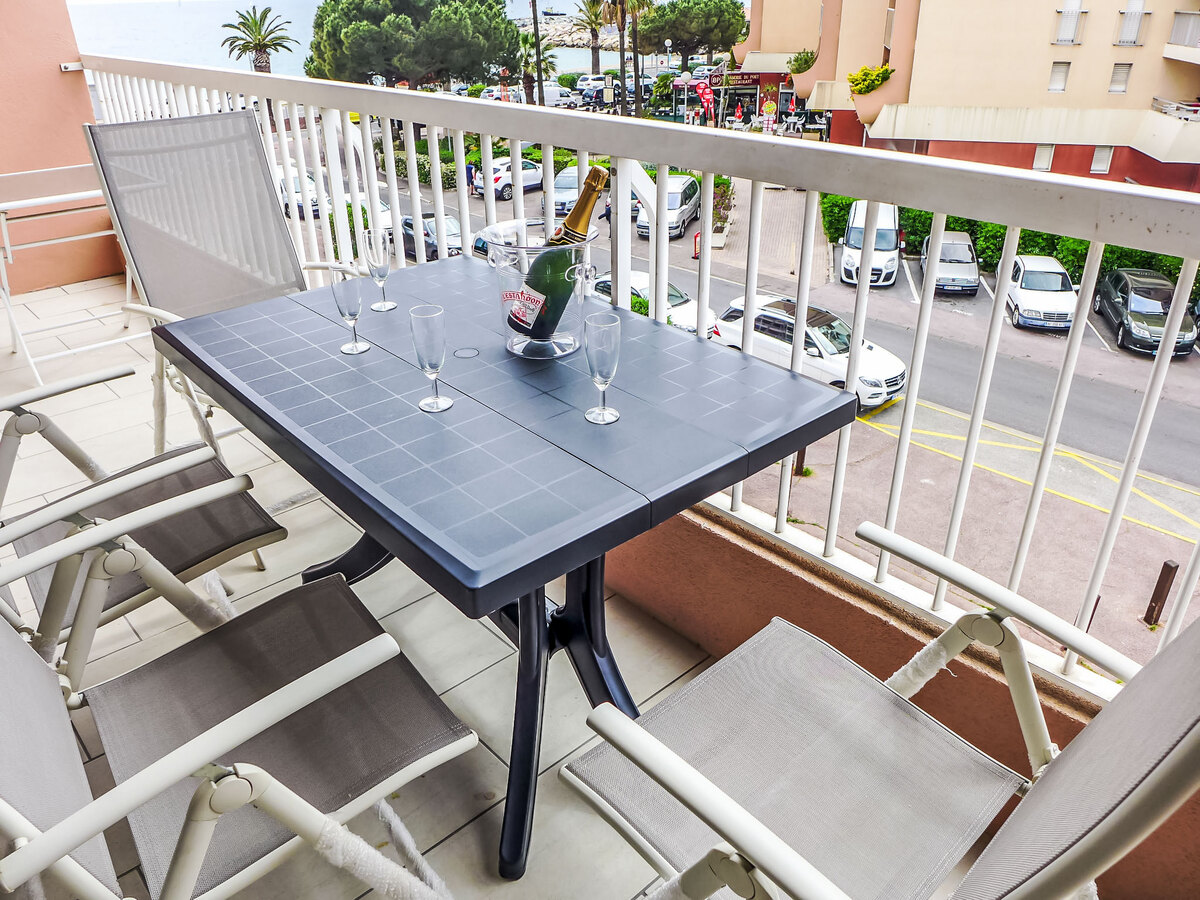 Appartement Le Méditerranée - Fréjus, 40 m de la plage - Photo 17