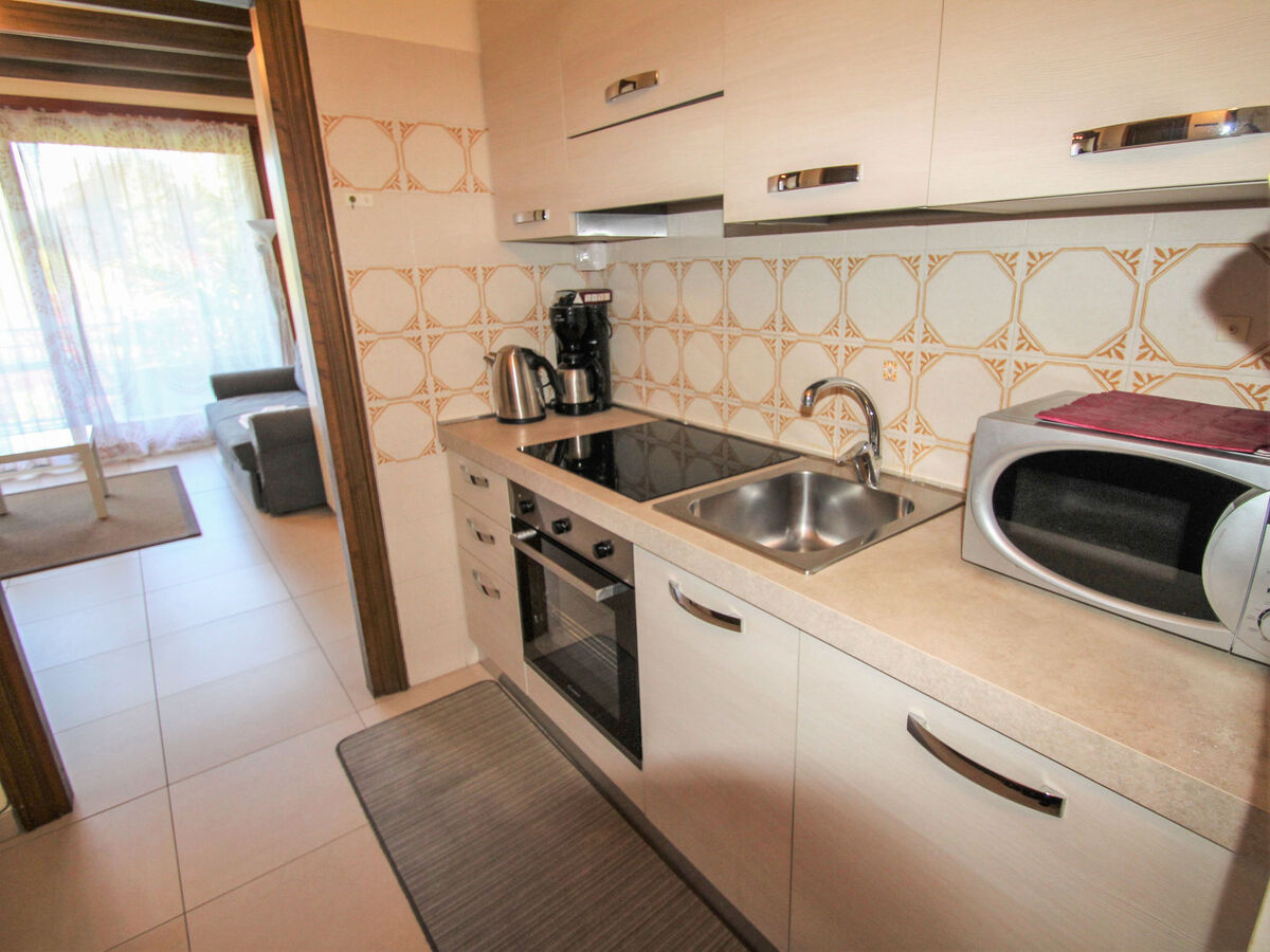 Studio Porto Valtravaglia, terrasse 10m² à 150m du lac - Photo 9