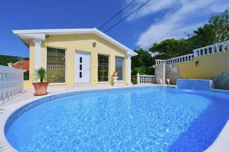 Location villa à Labin, Villa à Ripenda Kras avec piscine et sauna