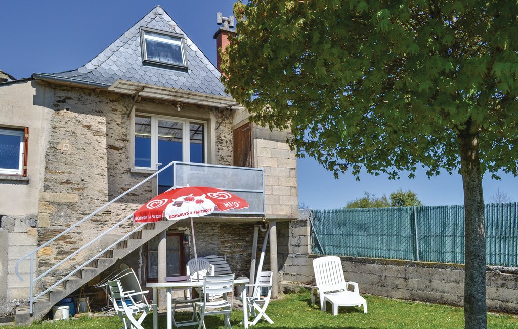 Maison traditionnelle en pierre, jardin clos au Cayrol - Photo 8