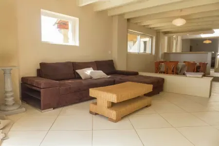 Location maison à Loupia, Maison à Loupia avec piscine privée