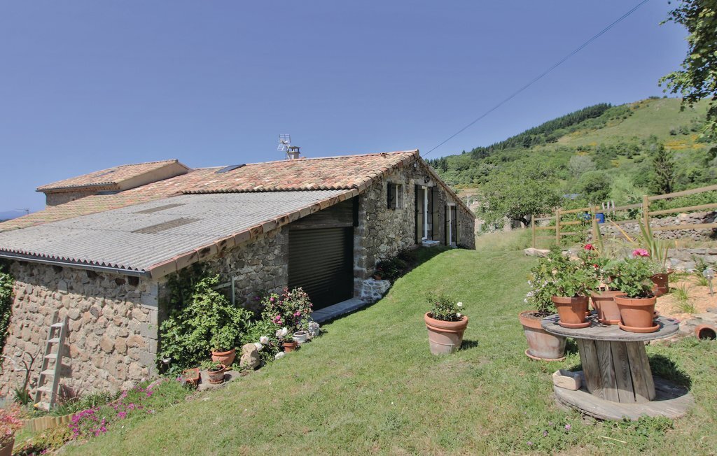 Maison en pierre avec terrasse et jardin à St Etienne de Boulogne - Photo 7