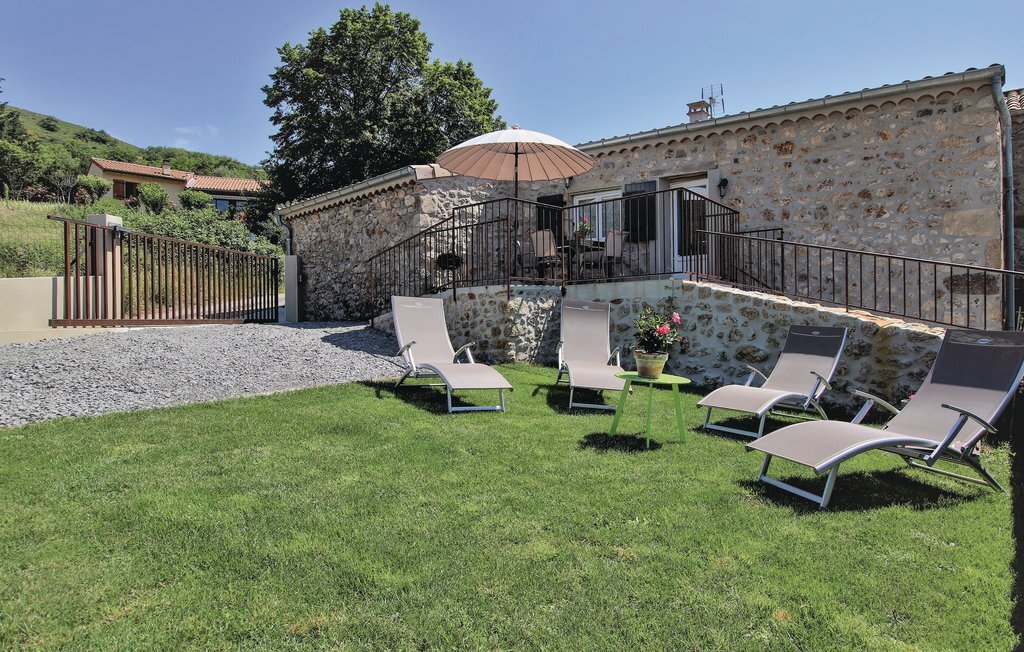 Maison en pierre avec terrasse et jardin à St Etienne de Boulogne - Photo 8