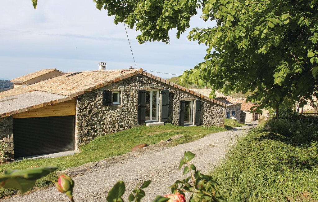 Maison en pierre avec terrasse et jardin à St Etienne de Boulogne - Photo 9