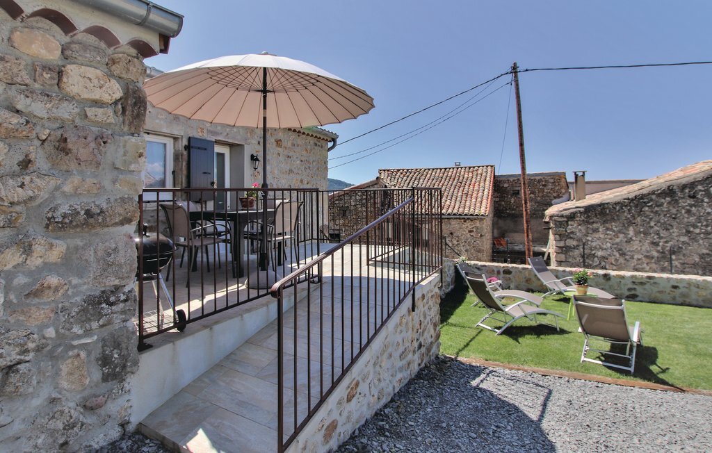 Maison en pierre avec terrasse et jardin à St Etienne de Boulogne - Photo 10