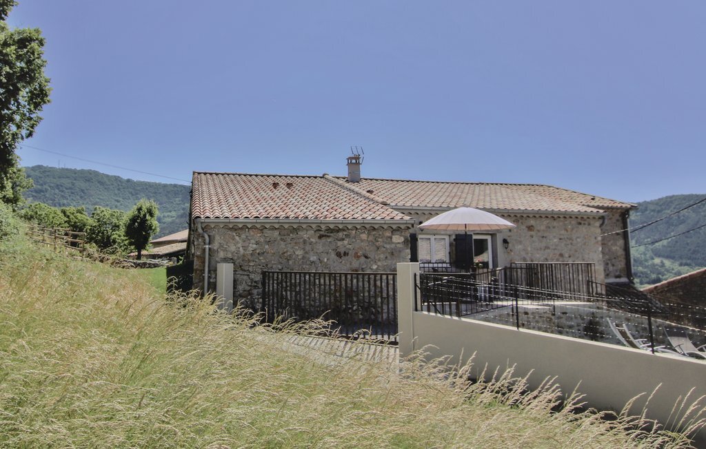 Maison en pierre avec terrasse et jardin à St Etienne de Boulogne - Photo 11