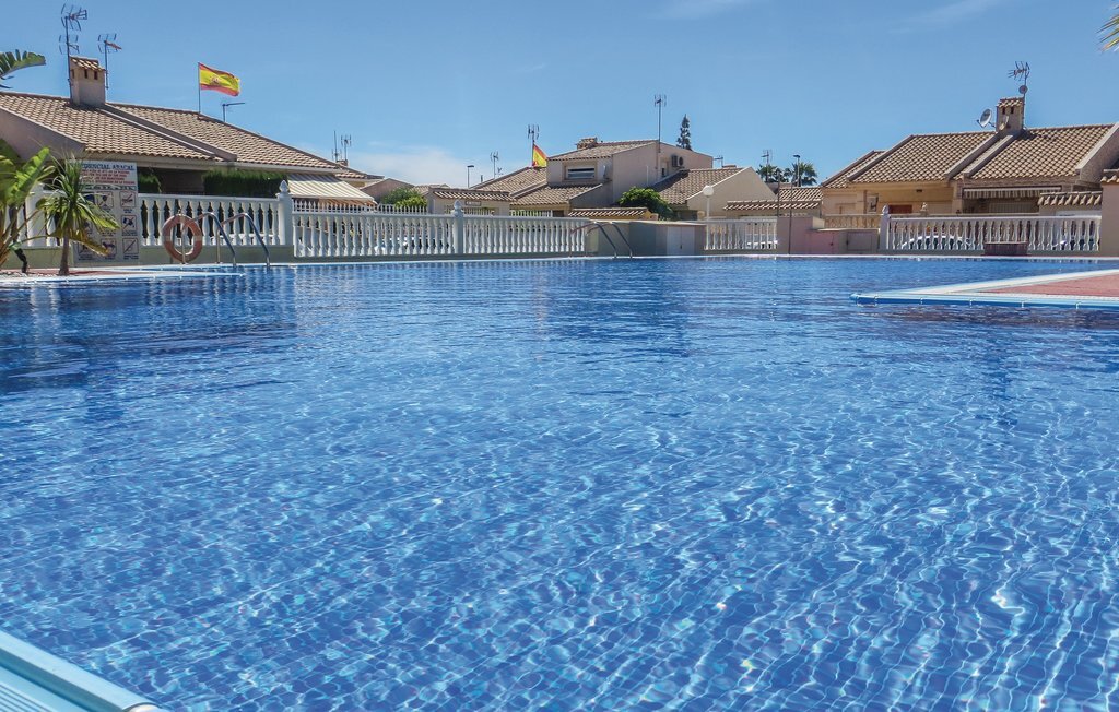 Maison jumelée rustique à 10 min de la plage - Photo 1
