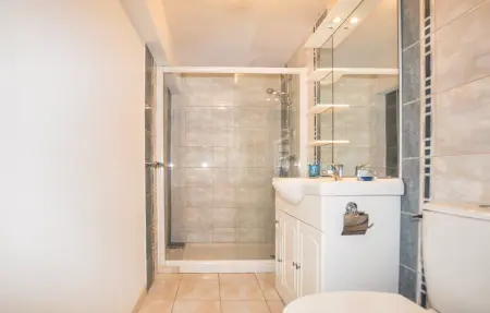 Appartement 45 m² avec terrasse ensoleillée à Vinassan : photo 9