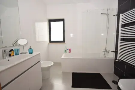 Casa Rozie, Maison de vacances ; Plage de Nazaré pour le surf - Photo 5