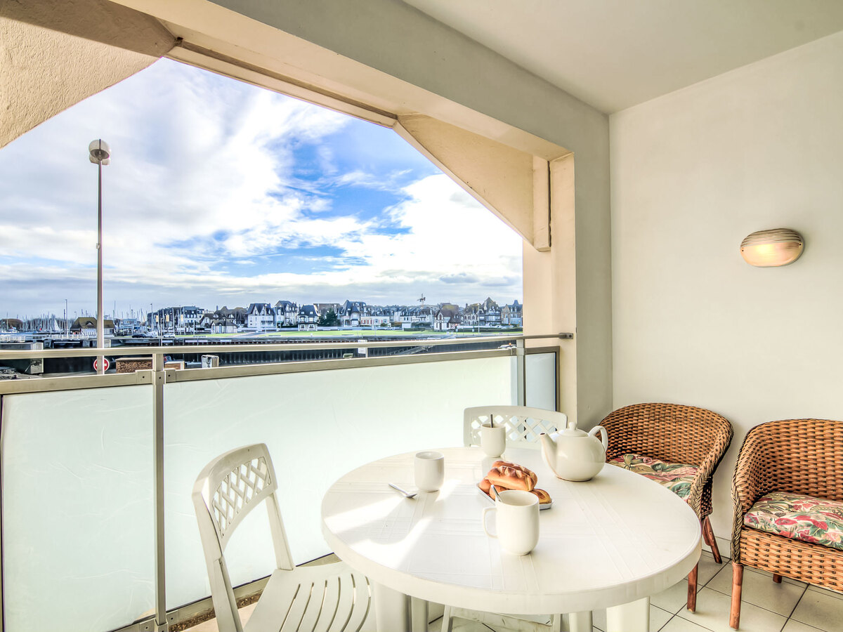 Appartement Le Beach, loggia sud vue port à Trouville - Photo 10