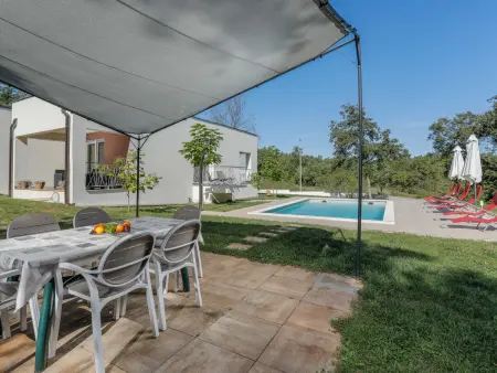 Forest Fairy, maison moderne avec piscine privée à Labin : photo 2