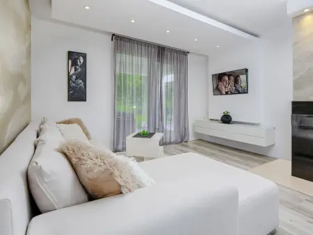 Forest Fairy, maison moderne avec piscine privée à Labin : photo 13