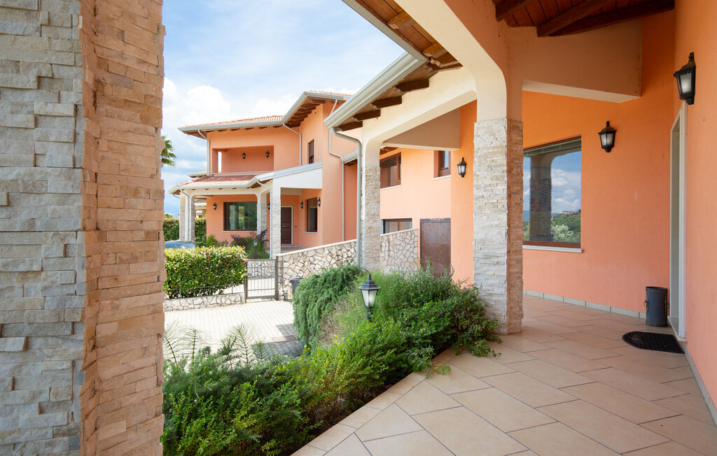Villa Rossana – Maison 6 chambres avec jardin à Rende - Photo 7