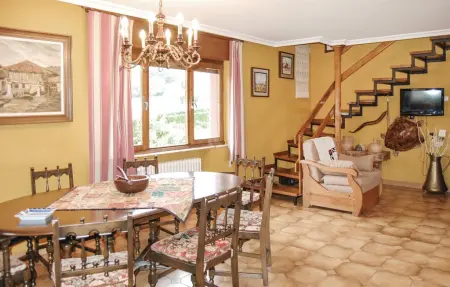 Maison Piloña avec jardin et barbecue, 6 personnes : photo 2