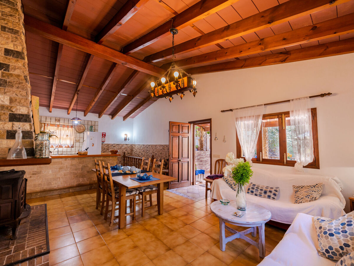 Maison Cala Tuent : 130 m² rustique, 200 m de la mer - Photo 6