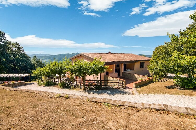 Porcini, Ferme avec piscine à Apecchio - Photo 10