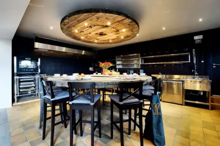 La Grémille, maison 29 personnes avec piscine chauffée : photo 6