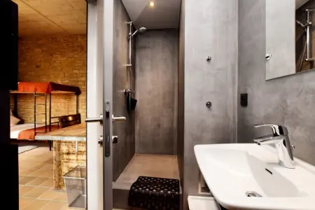 La Grémille, maison 29 personnes avec piscine chauffée : photo 18