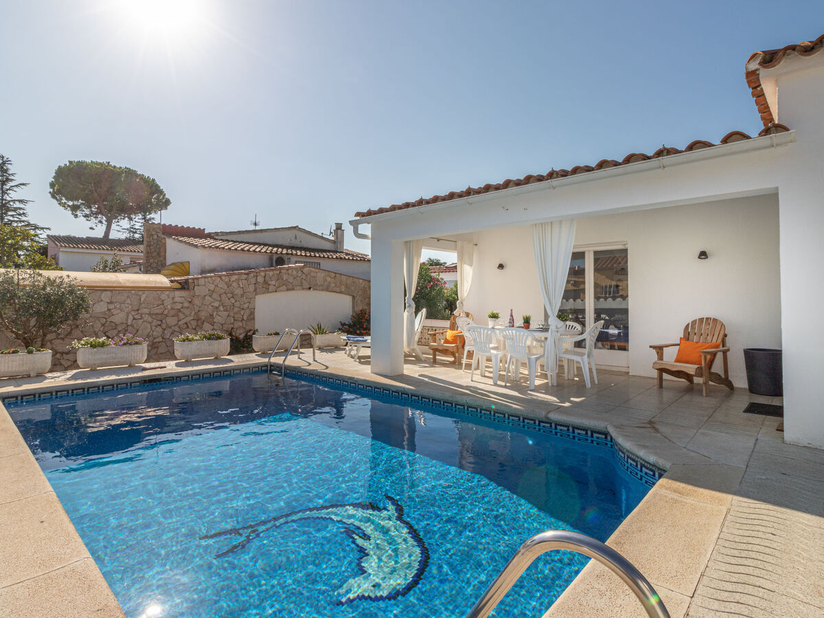 Montgri – Maison 3 chambres avec piscine à Empuriabrava - Photo 1