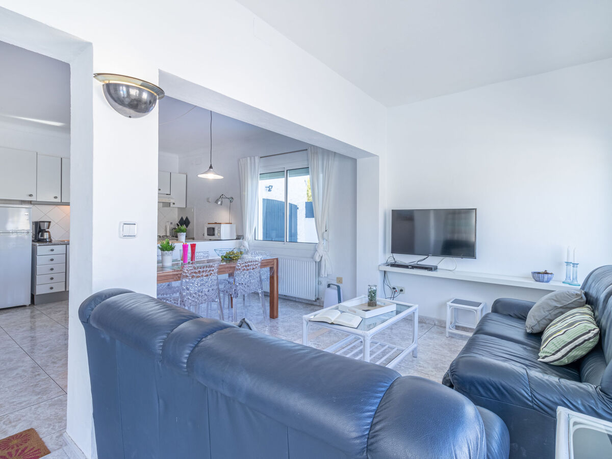 Montgri – Maison 3 chambres avec piscine à Empuriabrava - Photo 3