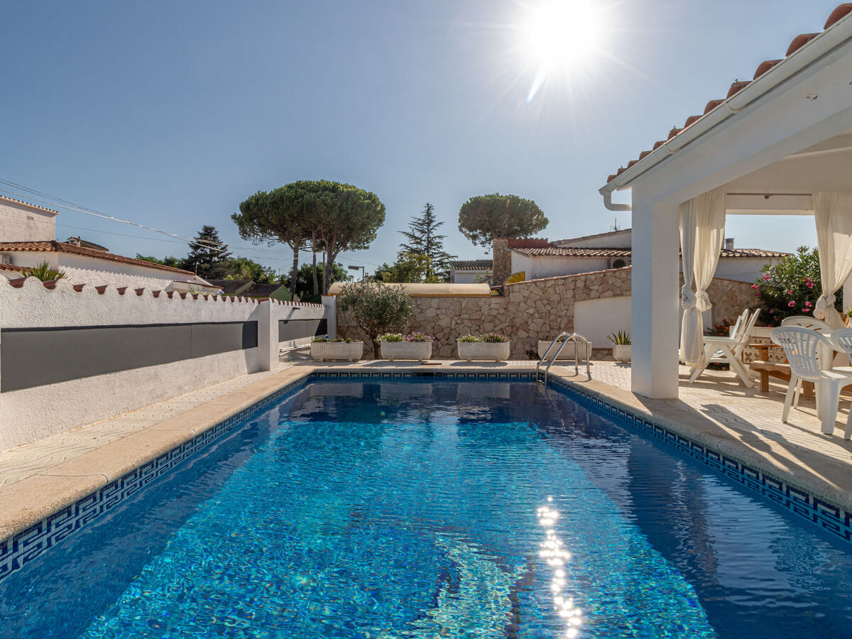 Montgri – Maison 3 chambres avec piscine à Empuriabrava - Photo 15