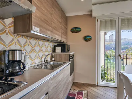Maison Anna à Luino : 8 pers., balcon et terrasses - Photo 7