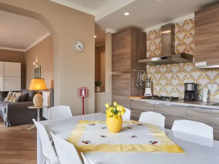 Maison Anna à Luino : 8 pers., balcon et terrasses - Photo 10