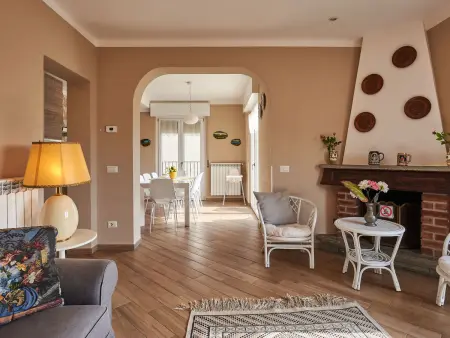 Maison Anna à Luino : 8 pers., balcon et terrasses - Photo 12