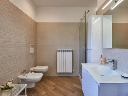 Maison Anna à Luino : 8 pers., balcon et terrasses - Photo 25
