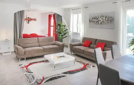 Maison 8 personnes à Salon de Provence - Photo 1