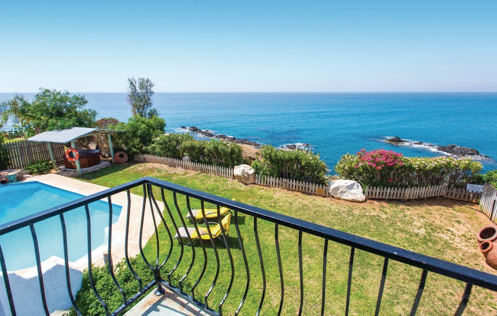 Maison 3 chambres avec piscine à Pomos, vue mer - Photo 3