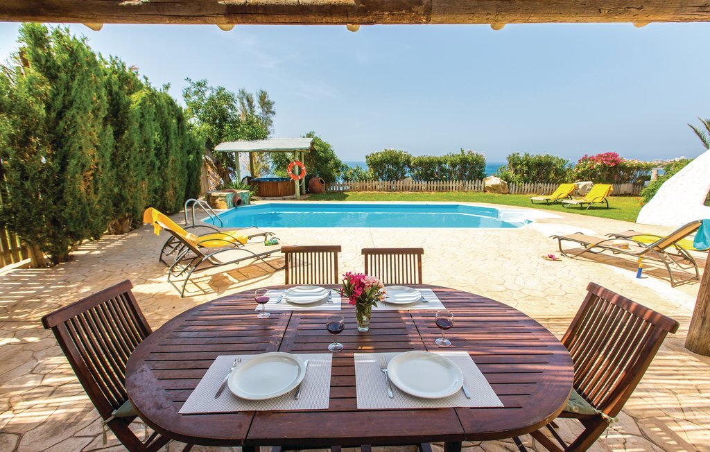 Maison 3 chambres avec piscine à Pomos, vue mer - Photo 4