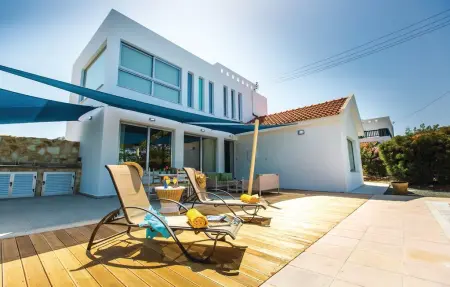 Maison vue mer perchée sur rocher à Argaka : photo 4