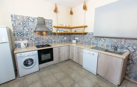 Maison vue mer perchée sur rocher à Argaka : photo 5