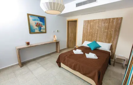 Maison vue mer perchée sur rocher à Argaka : photo 9