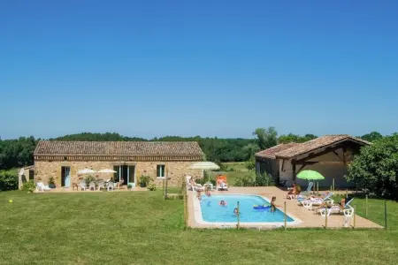 Maison au milieu des champs avec piscine, Belle maison de vacances avec piscine clôturée - Photo 6