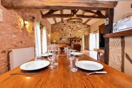 Maison au milieu des champs avec piscine, Belle maison de vacances avec piscine clôturée - Photo 13