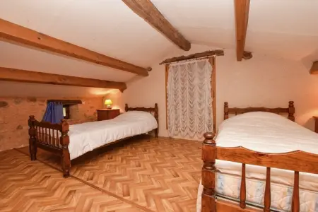 Maison au milieu des champs avec piscine, Belle maison de vacances avec piscine clôturée - Photo 18