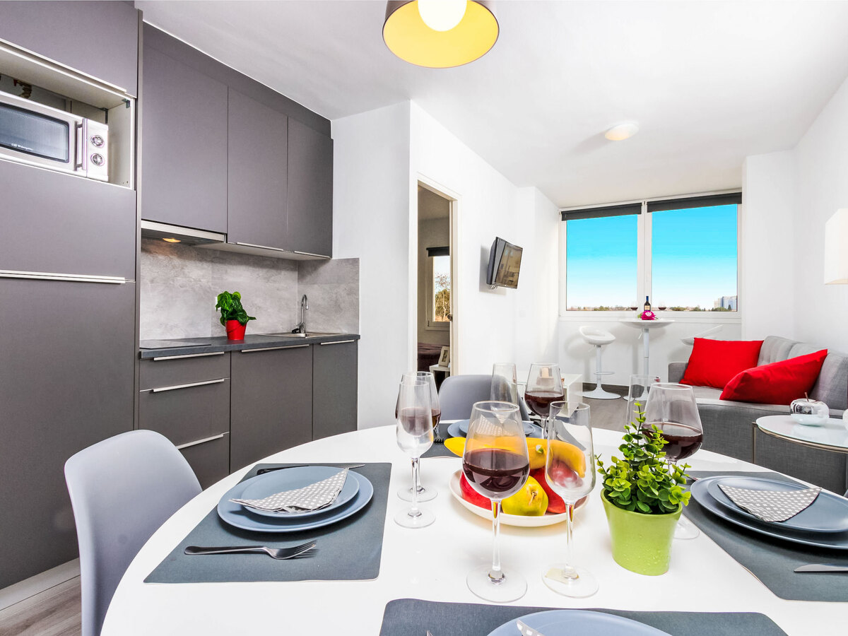Appartement Port Mistral, 37 m² rénové près canal - Photo 1