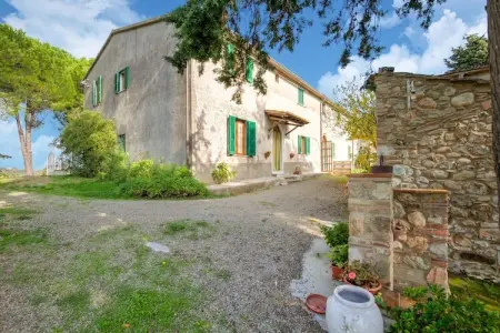 Location maison à Chianni, Maison de campagne familiale en Toscane