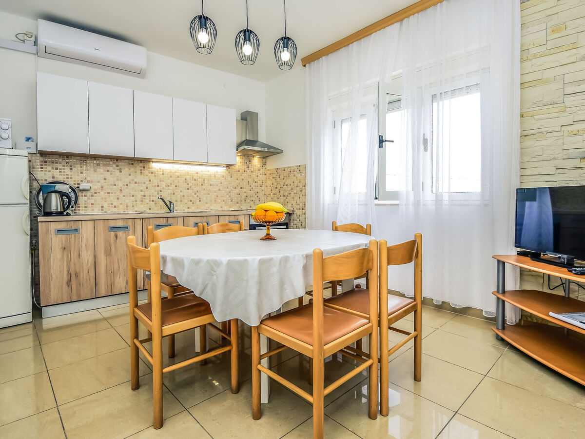 Maison Ankica à 20 m de la plage, Pašman - Photo 1