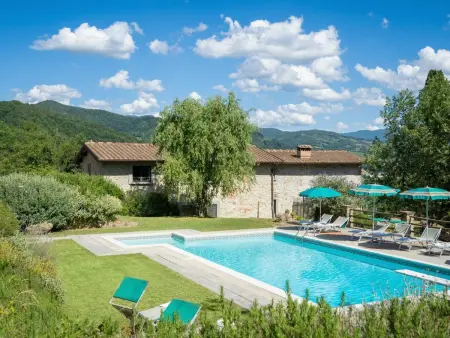 La Badia, gîte 7 chambres avec piscine à Vicchio : photo 8