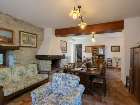 La Badia, gîte 7 chambres avec piscine à Vicchio : photo 10