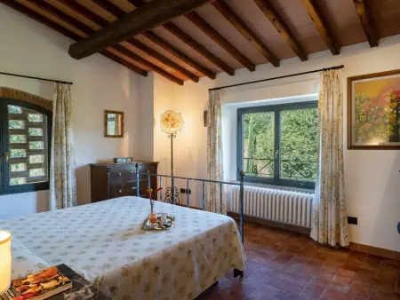 La Badia, gîte 7 chambres avec piscine à Vicchio : photo 18