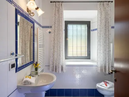 La Badia, gîte 7 chambres avec piscine à Vicchio : photo 20