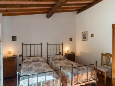 La Badia, gîte 7 chambres avec piscine à Vicchio : photo 22