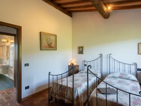 La Badia, gîte 7 chambres avec piscine à Vicchio : photo 24