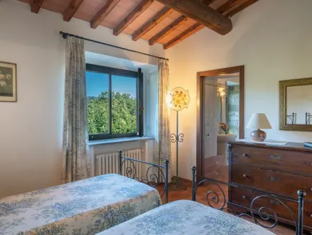 La Badia, gîte 7 chambres avec piscine à Vicchio : photo 25