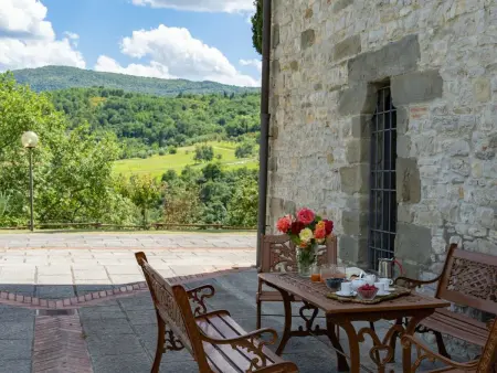 La Badia, gîte 7 chambres avec piscine à Vicchio : photo 35