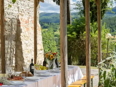 La Badia, gîte 7 chambres avec piscine à Vicchio : photo 39